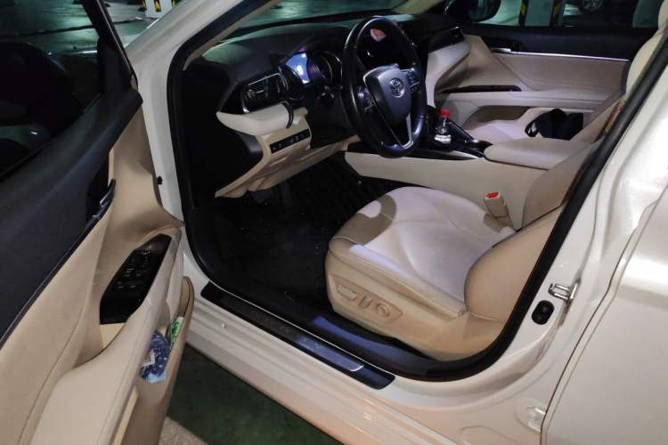 Used Toyota Camry 2019 2.5G Luxury Edition China VI Standard Driver Seat
