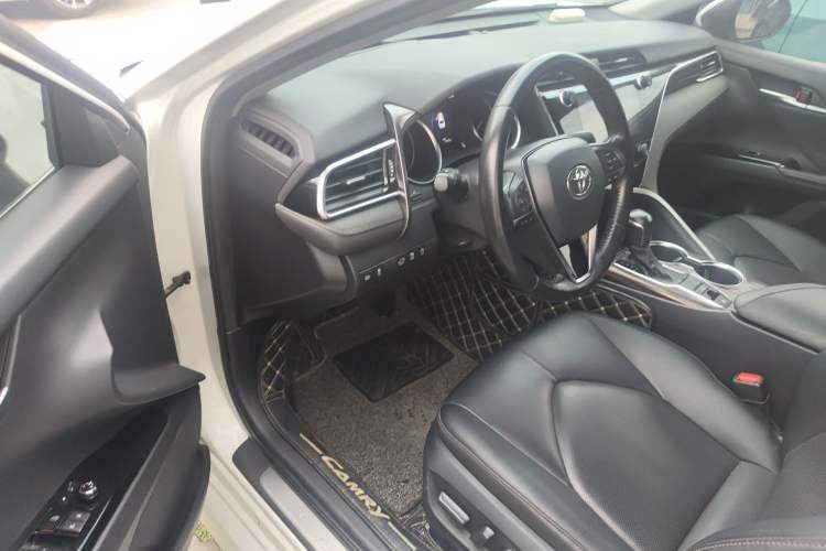 Used Toyota Camry 2019 2.0G Luxury Edition China VI Standard Driver Seat