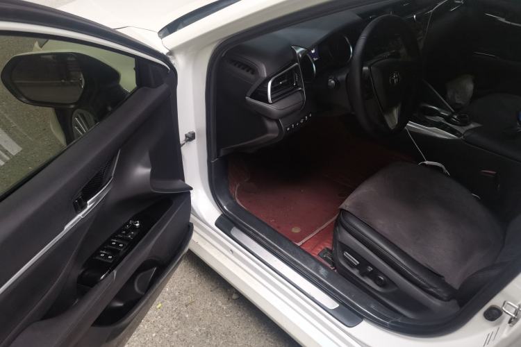 Used Toyota Camry 2019 Dual-Engine 2.5 HG Luxury Edition China VI Standard Driver Seat