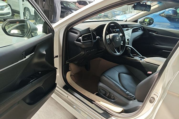 Used Toyota Camry 2019 2.0G Luxury Edition China V Standard Driver Seat