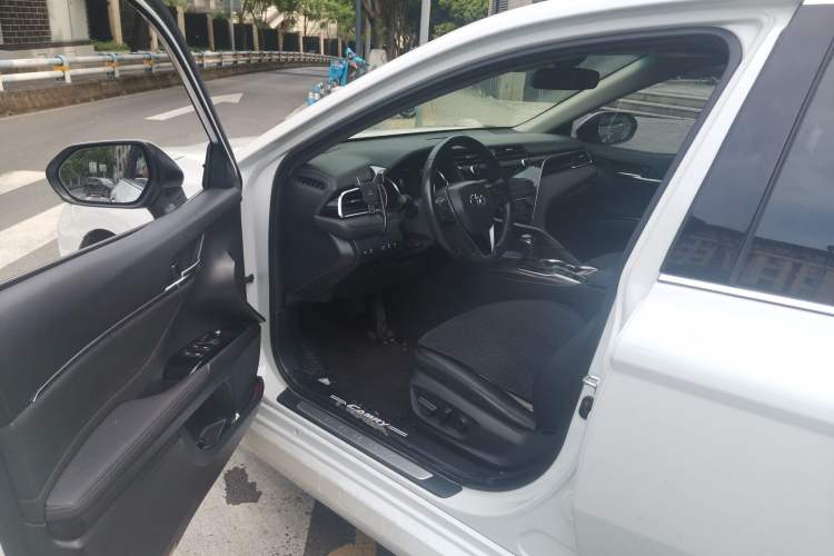 Used Toyota Camry 2019 2.0G Luxury Edition China V Standard Driver Seat