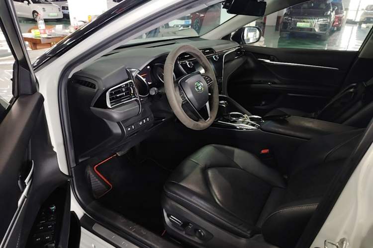 Used Toyota Camry 2019 Revised Version 2.0S Fēngshàng Edition Driver Seat