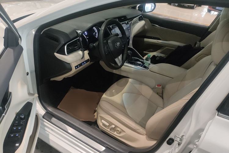 Used Toyota Camry 2019 Dual-Engine 2.5 HG Luxury Edition China VI Standard Driver Seat