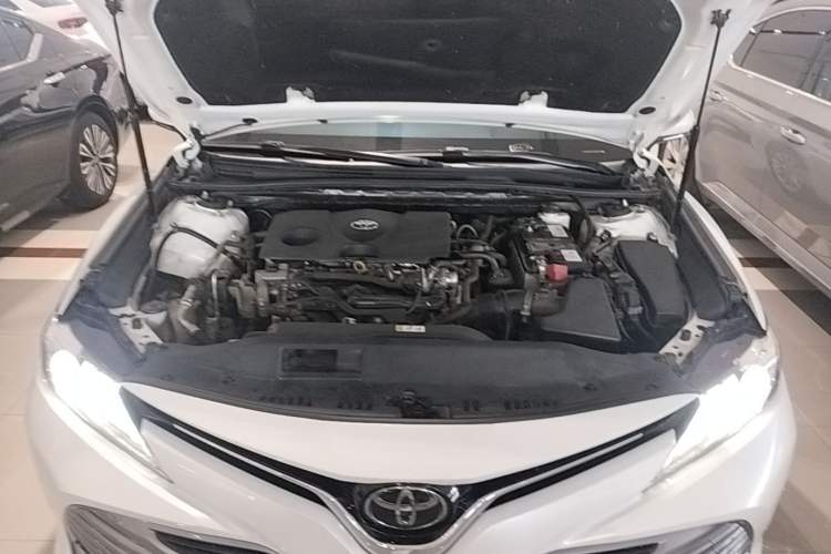 Used Toyota Camry 2019 2.0G Luxury Edition China VI Standard Engine Bay