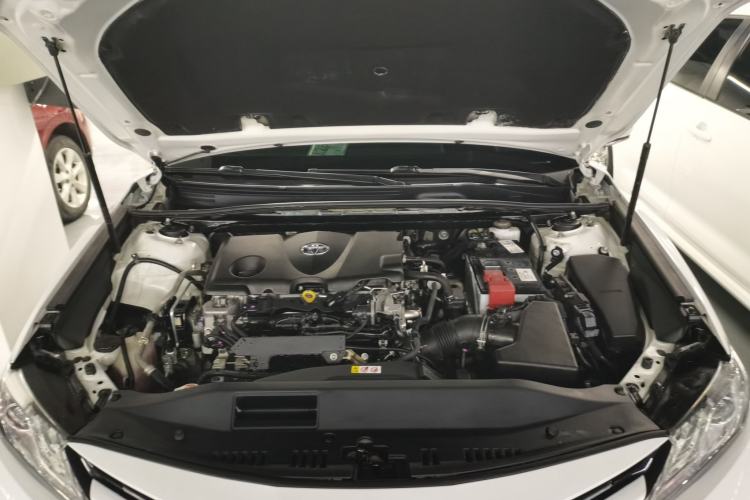 Used Toyota Camry 2019 2.5G Luxury Edition China V Standard Engine Bay