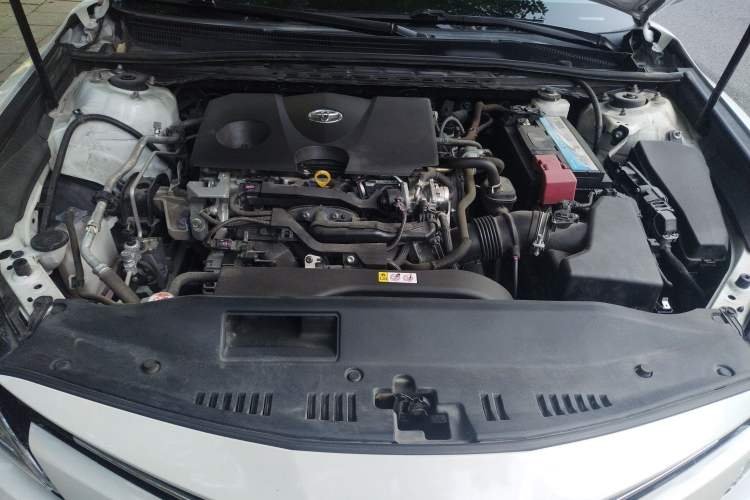 Used Toyota Camry 2019 Revised Version 2.0G Luxury Edition Engine Bay