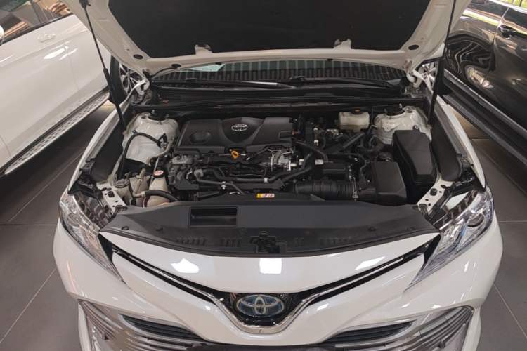 Used Toyota Camry 2019 Dual-Engine 2.5 HG Luxury Edition China VI Standard Engine Bay