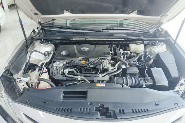 Used Toyota Camry 2019 Dual-Engine 2.5HS FENGSHANG Edition China VI Standard Engine Bay