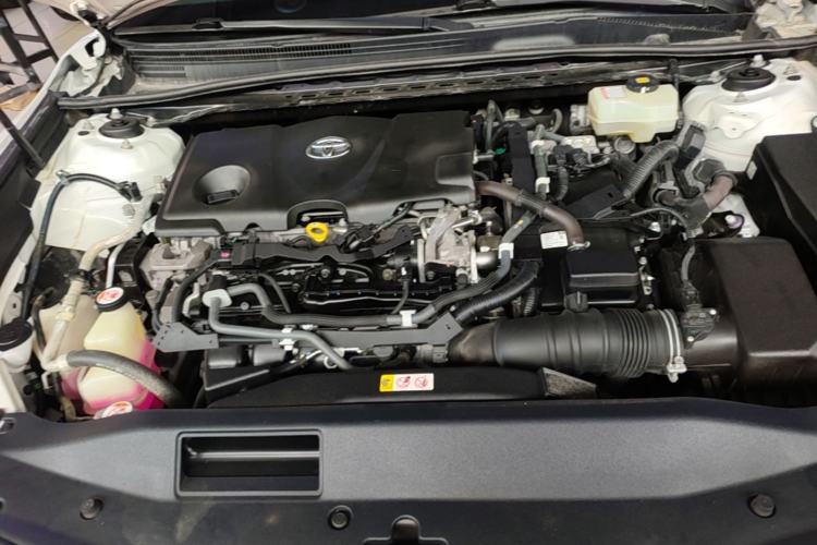 Used Toyota Camry 2019 Dual-Engine 2.5 HG Luxury Edition China VI Standard Engine Bay