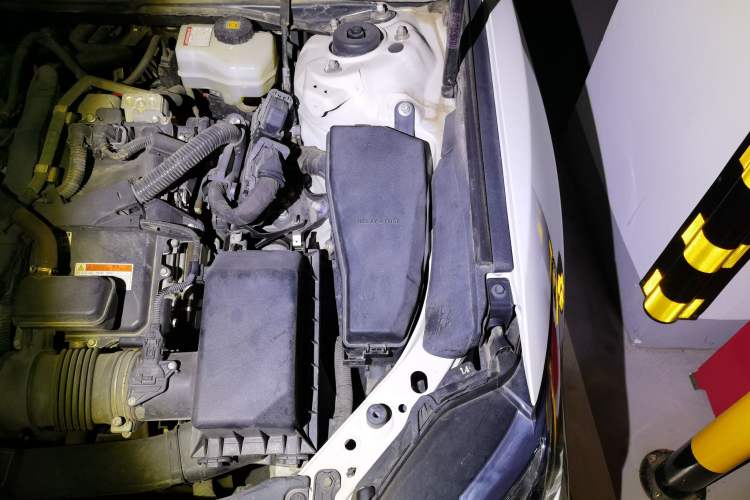 Used Toyota Camry 2019 Dual-Engine 2.5 HG Luxury Edition China VI Standard Engine Bay Left