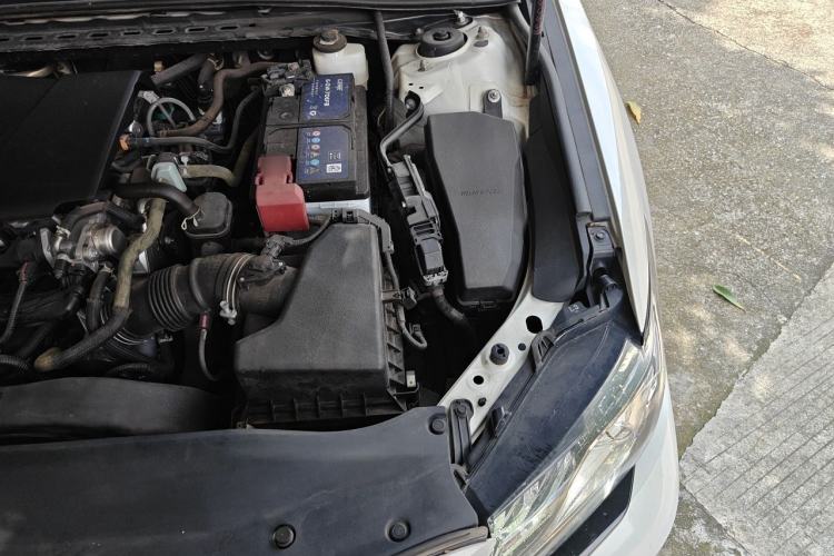Used Toyota Camry 2019 Revised Version 2.0S Fēngshàng Edition Engine Bay Left