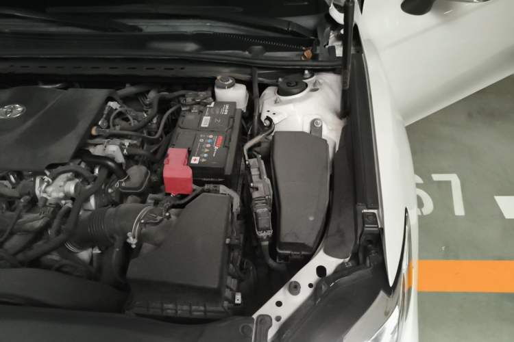 Used Toyota Camry 2019 Revised Version 2.0G Luxury Edition Engine Bay Left