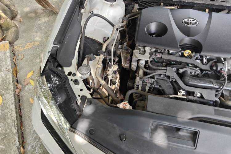 Used Toyota Camry 2019 Revised Version 2.0S Fēngshàng Edition Engine Bay Right