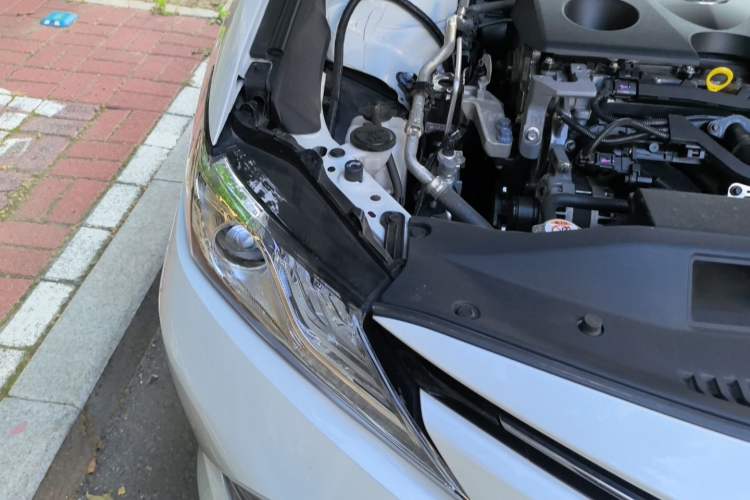 Used Toyota Camry 2019 Revised Version 2.0G Luxury Edition Engine Bay Right