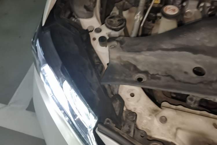 Used Toyota Camry 2019 Dual-Engine 2.5 HG Luxury Edition China VI Standard Engine Bay Right