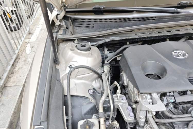 Used Toyota Camry 2019 Revised Version 2.0G Luxury Edition Engine Bay Right