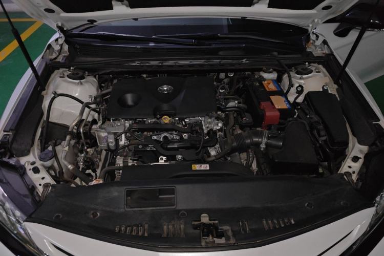 Used Toyota Camry 2019 2.0S FENGSHANG Version China VI Standard Engine Bay