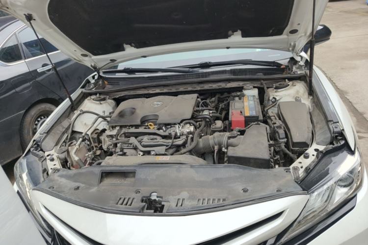 Used Toyota Camry 2019 2.0S FENGSHANG Version China VI Standard Engine Bay