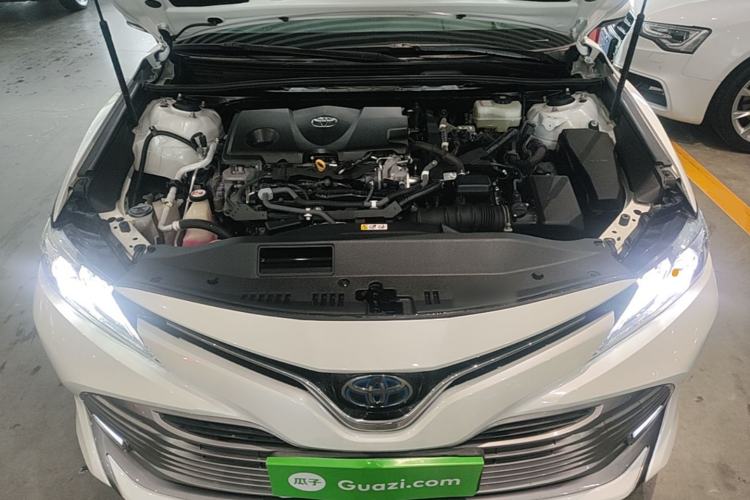 Used Toyota Camry 2019 Dual-Engine 2.5 HG Luxury Edition China VI Standard Engine Bay