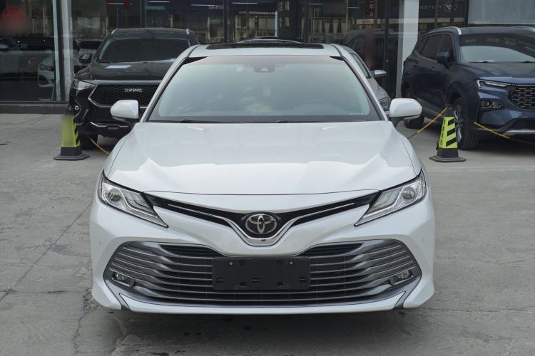 Used Toyota Camry 2019 Revised Version 2.0G Luxury Edition Exterior 1