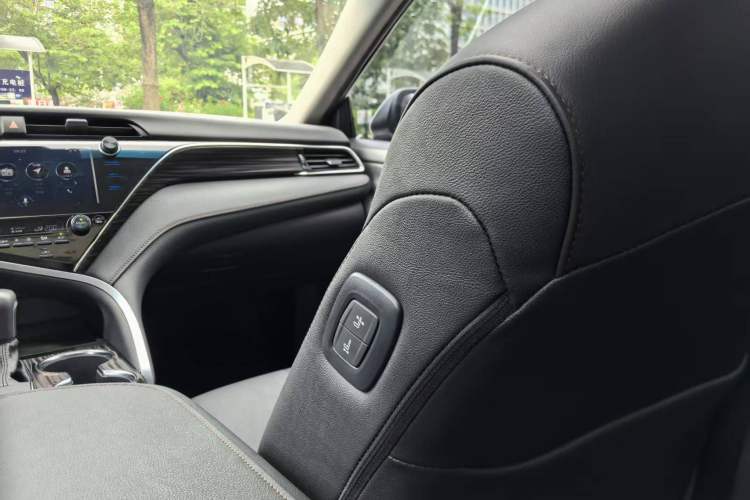 Used Toyota Camry 2019 2.0G Luxury Edition China VI Standard Exterior 11