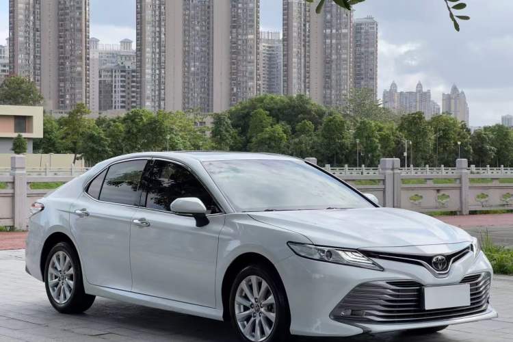 Used Toyota Camry 2019 Revised Version 2.0G Luxury Edition Exterior 2