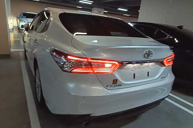 Used Toyota Camry 2019 Revised Version 2.0G Luxury Edition Exterior 2