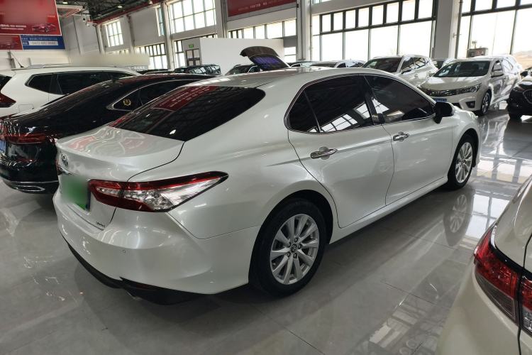 Used Toyota Camry 2019 Revised Version 2.0G Luxury Edition Exterior 3
