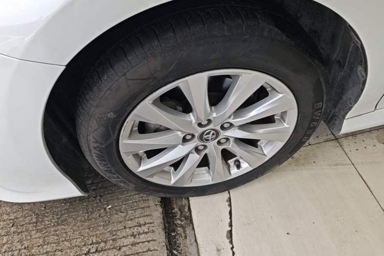 Used Toyota Camry 2019 Revised Version 2.0G Luxury Edition Exterior 3