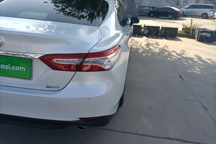 Used Toyota Camry 2019 Revised Version 2.0G Luxury Edition Exterior 3