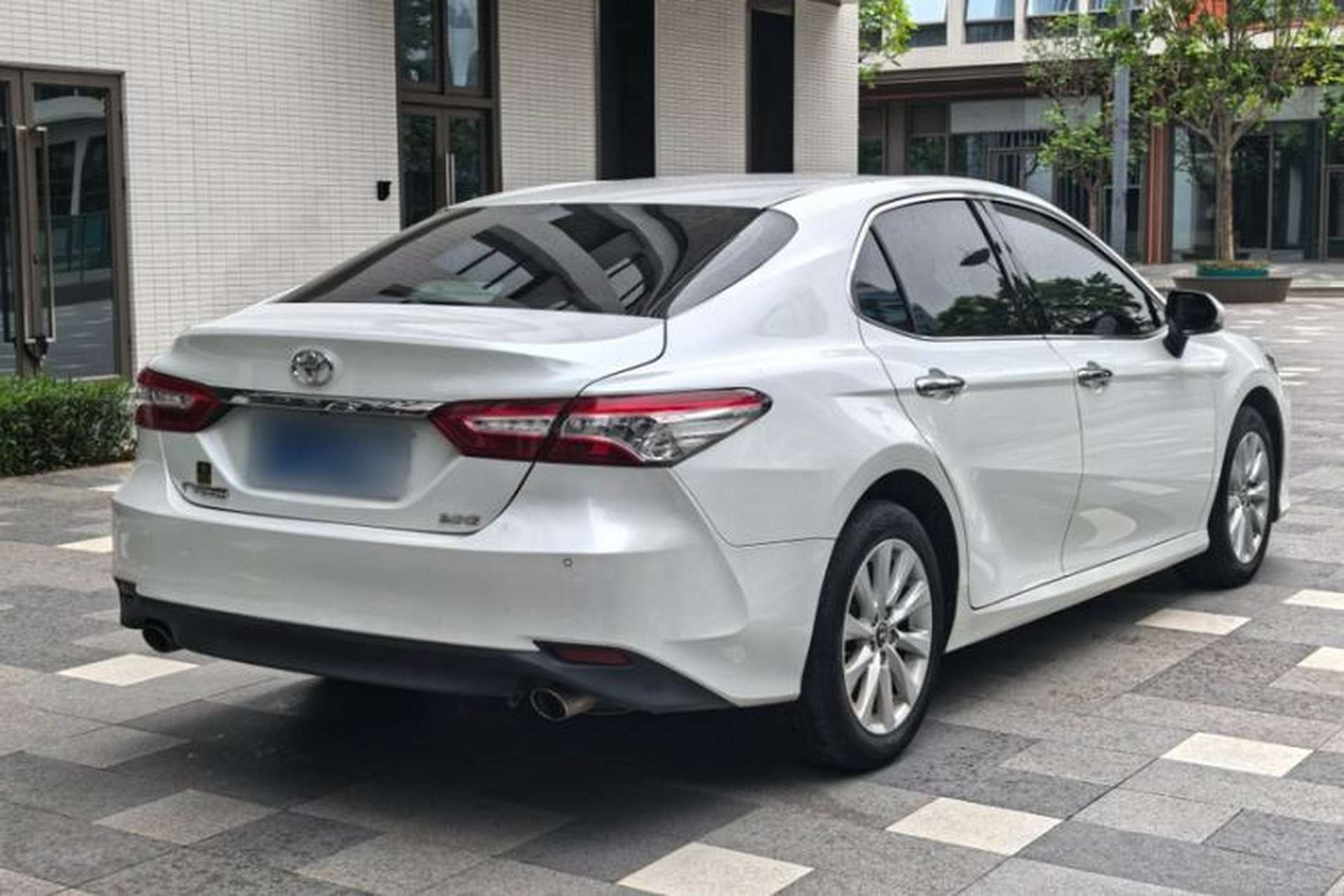 Used Toyota Camry 2019 Revised Version 2.0G Luxury Edition Exterior 3
