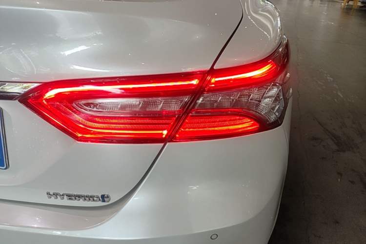 Used Toyota Camry 2019 Dual-Engine 2.5 HG Luxury Edition China VI Standard Exterior 3