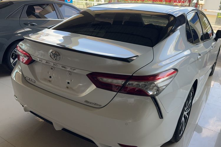 Used Toyota Camry 2019 2.0S FENGSHANG Version China VI Standard Exterior 3