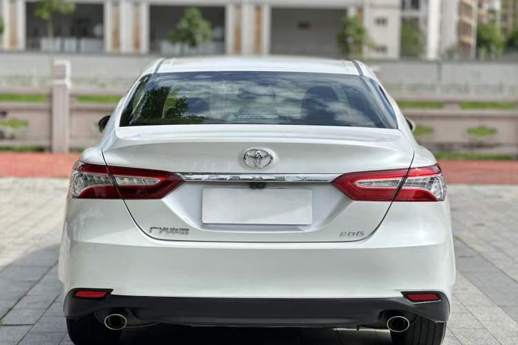 Used Toyota Camry 2019 Revised Version 2.0G Luxury Edition Exterior 4