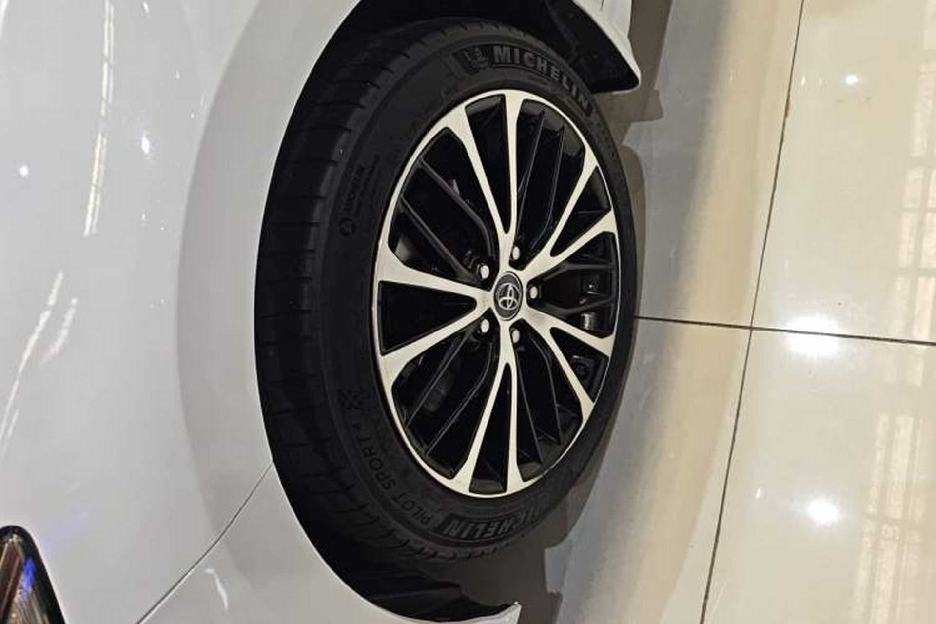 Used Toyota Camry 2019 2.5S FENGSHANG Version China VI Standard Exterior 4
