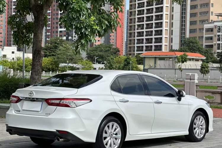 Used Toyota Camry 2019 Revised Version 2.0G Luxury Edition Exterior 5