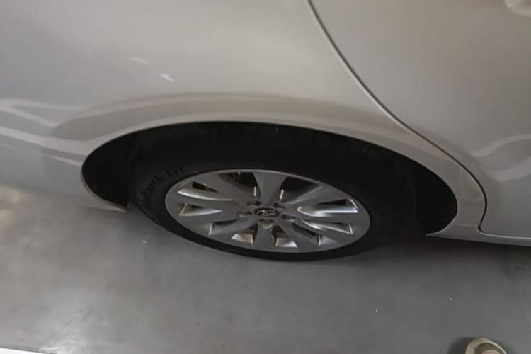 Used Toyota Camry 2019 Revised Version 2.0G Luxury Edition Exterior 5