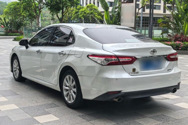 Used Toyota Camry 2019 Revised Version 2.0G Luxury Edition Exterior 5