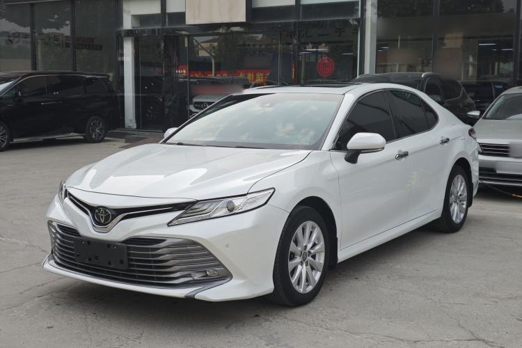 Used Toyota Camry 2019 Revised Version 2.0G Luxury Edition Exterior 5
