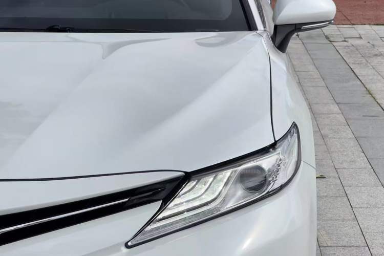 Used Toyota Camry 2019 Revised Version 2.0G Luxury Edition Exterior 6