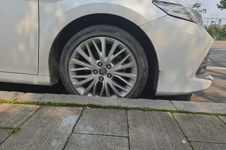 Used Toyota Camry 2019 2.5G Luxury Edition China VI Standard Exterior 7