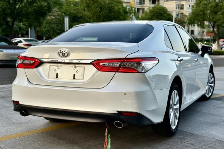 Used Toyota Camry 2019 2.0G Luxury Edition China VI Standard Exterior 8