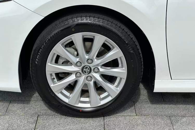 Used Toyota Camry 2019 Revised Version 2.0G Luxury Edition Exterior 9