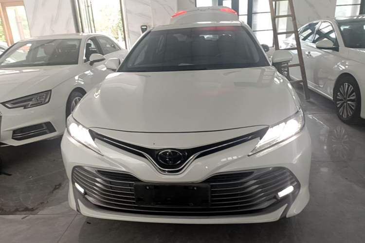 Used Toyota Camry 2019 Revised Version 2.0G Luxury Edition Front