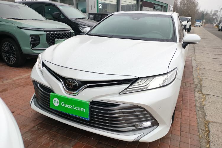 Used Toyota Camry 2019 Revised Version 2.0G Luxury Edition Front