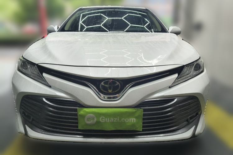 Used Toyota Camry 2019 Revised Version 2.0G Luxury Edition Front
