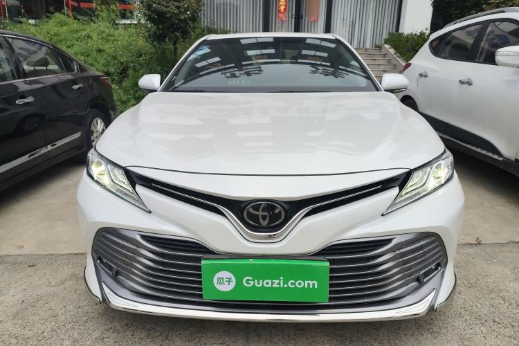 Used Toyota Camry 2019 Revised Version 2.0G Luxury Edition Front