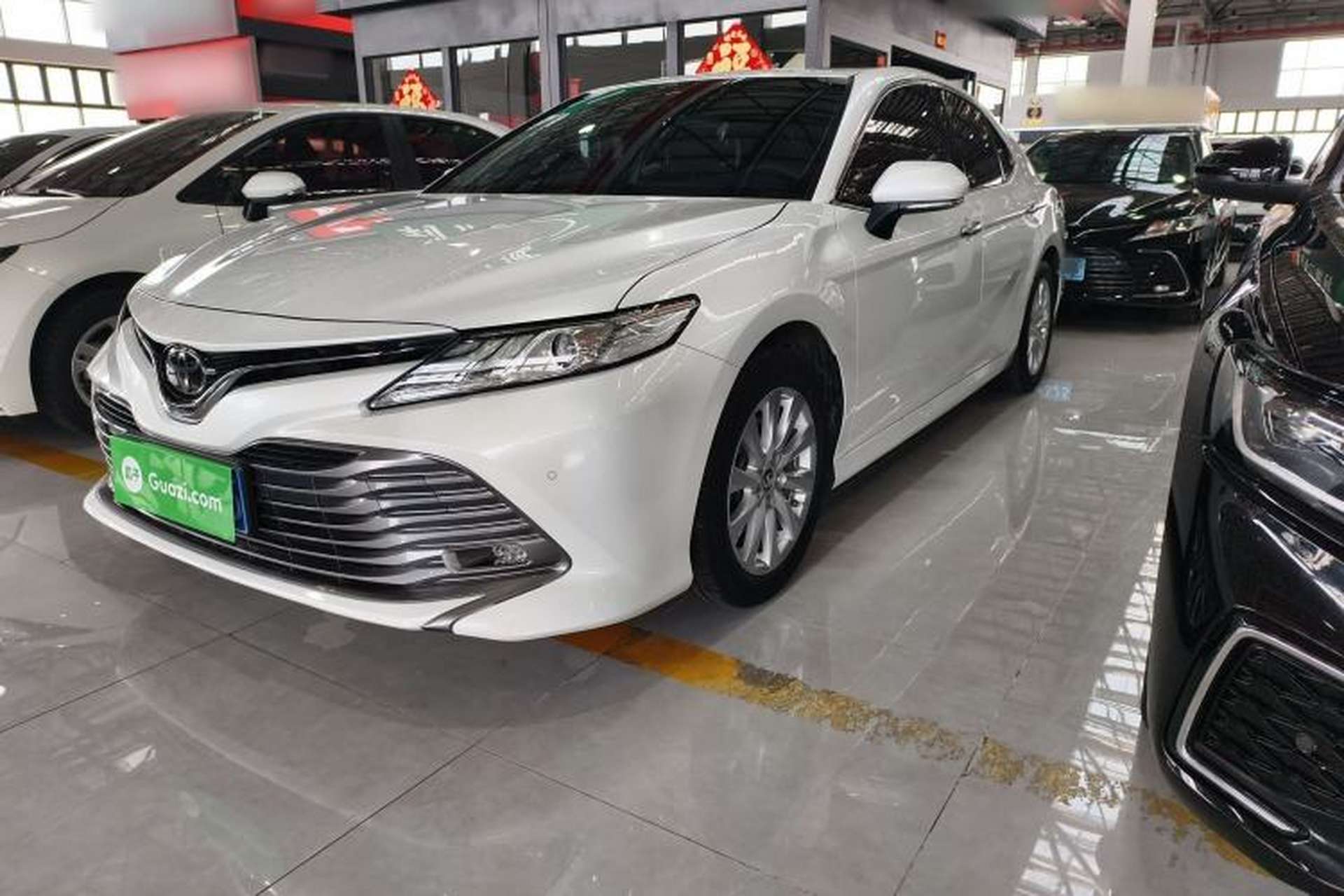 Used Toyota Camry 2019 Revised Version 2.0G Luxury Edition Front Left 45 Deg