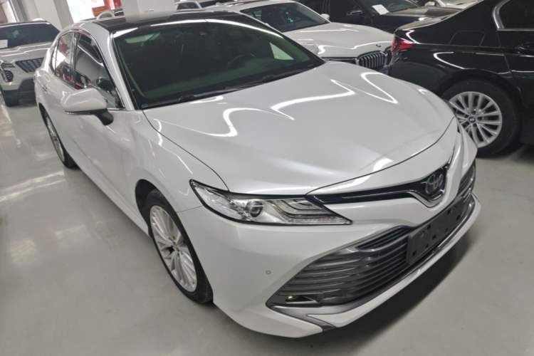 Used Toyota Camry 2019 Revised Version 2.5G Luxury Edition Front Right 45 Deg