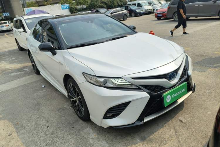 Used Toyota Camry 2019 Dual-Engine 2.5HS FENGSHANG Edition China VI Standard Front Right 45 Deg